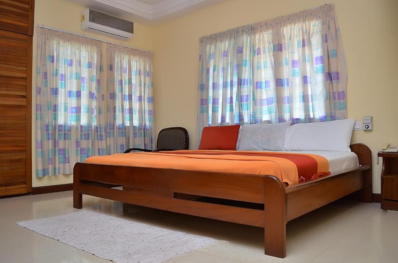 Hotel Loreto Cape Coast Extérieur photo
