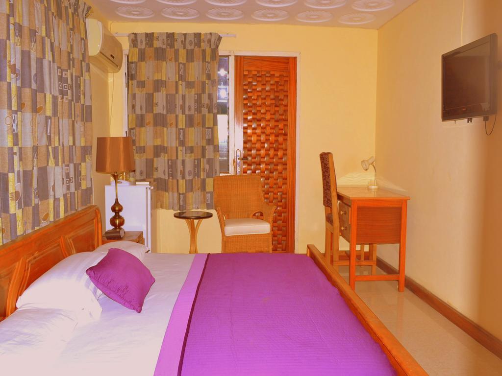 Hotel Loreto Cape Coast Extérieur photo